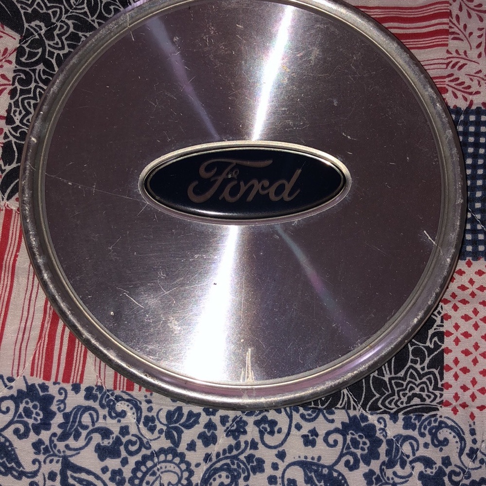 Ford hub caps
